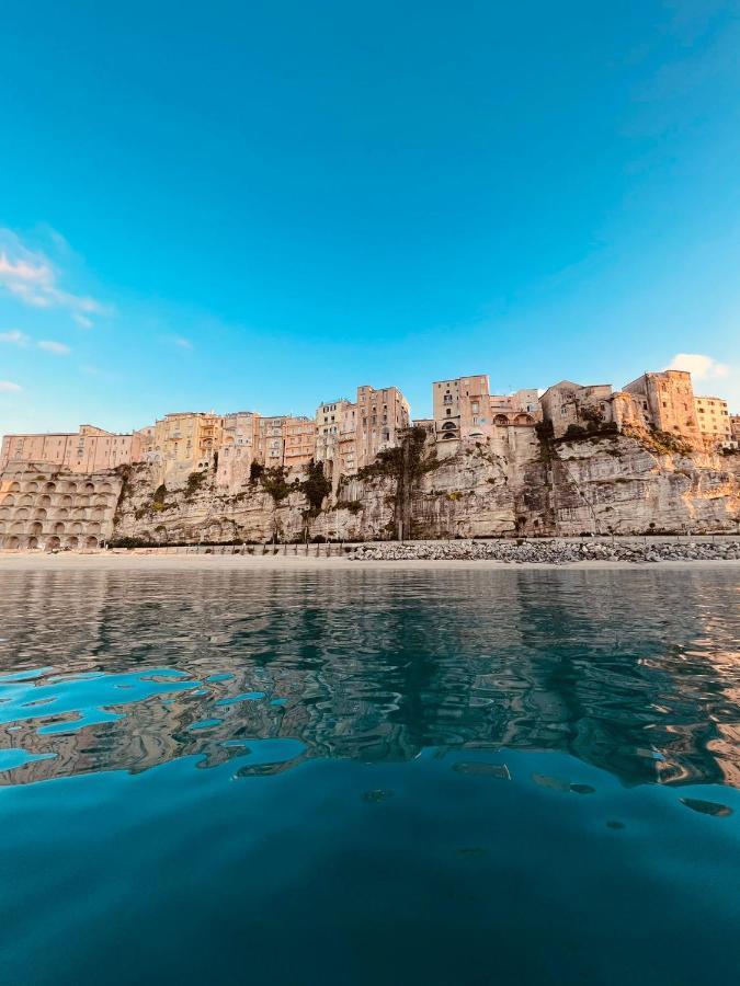 Palazzo Naso Bed & Breakfast Тропеа Екстериор снимка